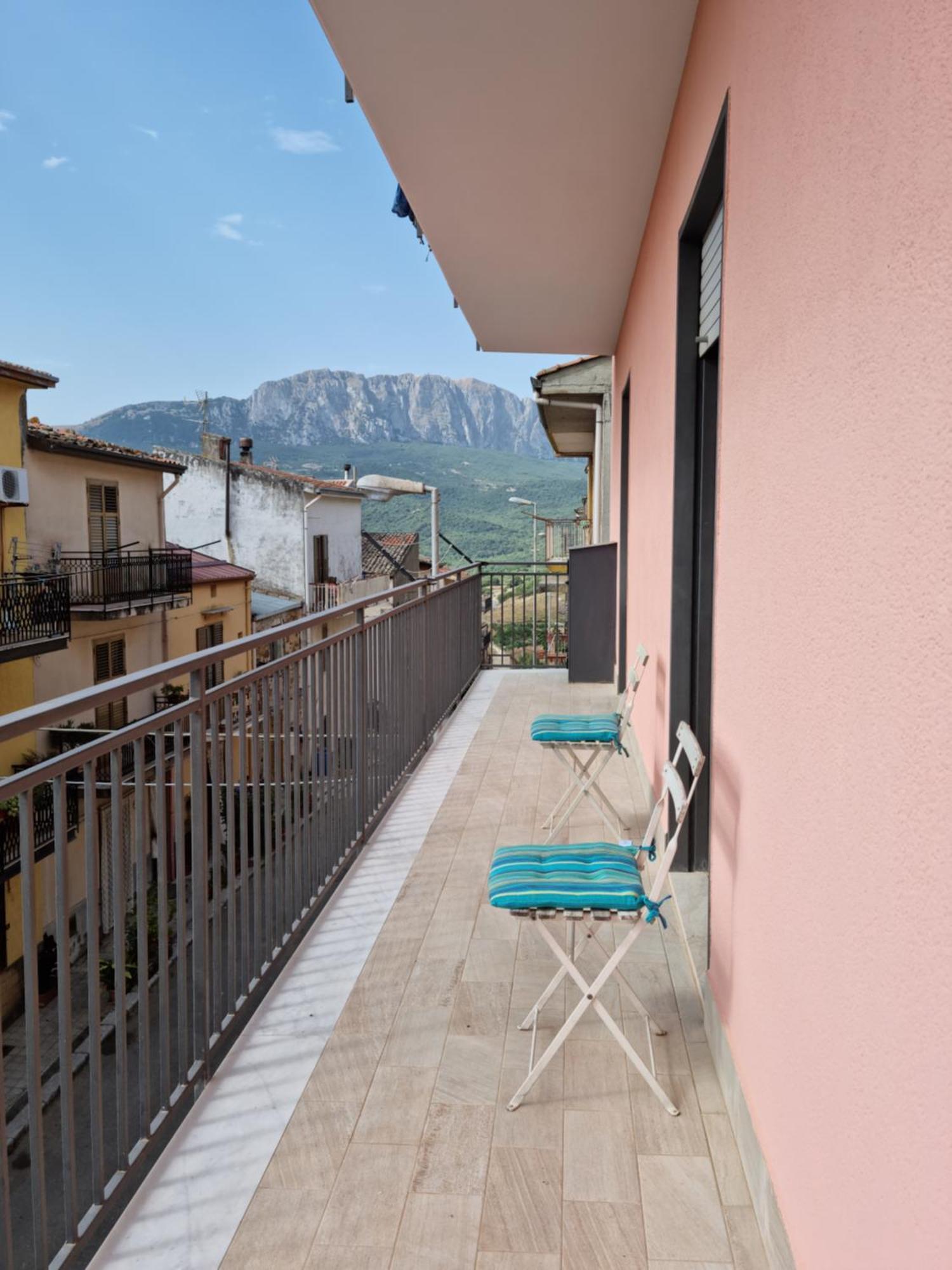 Casa di Mamma Apartment Godrano Bagian luar foto